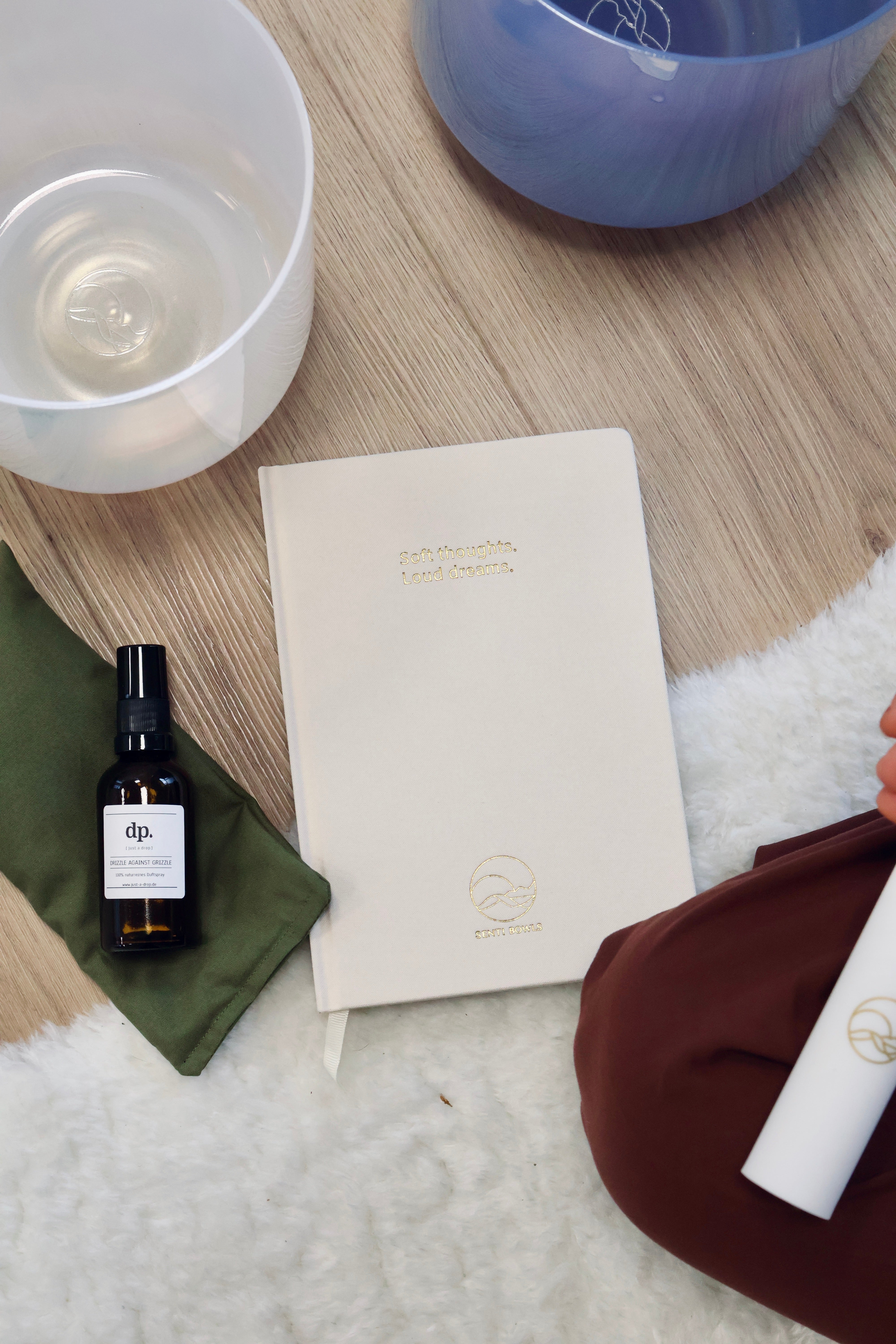 Geschenkideen für Sound Meditation: Kristallklangschalen, Klang-Sets, Workshops und hochwertige Tools für ruhige Momente. Ideal für Weihnachten, Geburtstage, Raunächte und alle, die Entspannung lieben.