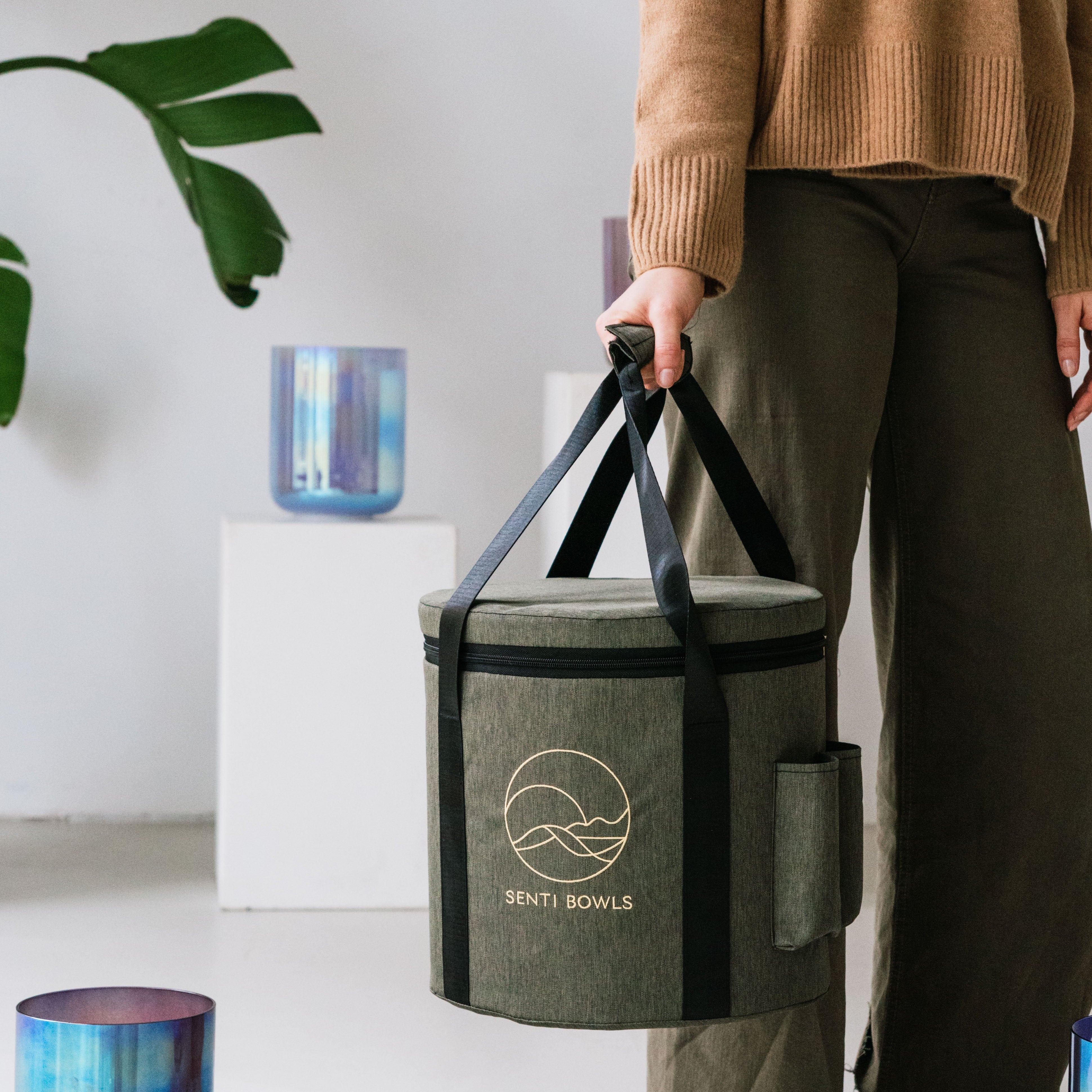 Wunderschöne und hochwertige Senti Bowls Tasche zum sicheren Transport von Kristallklangschalen.