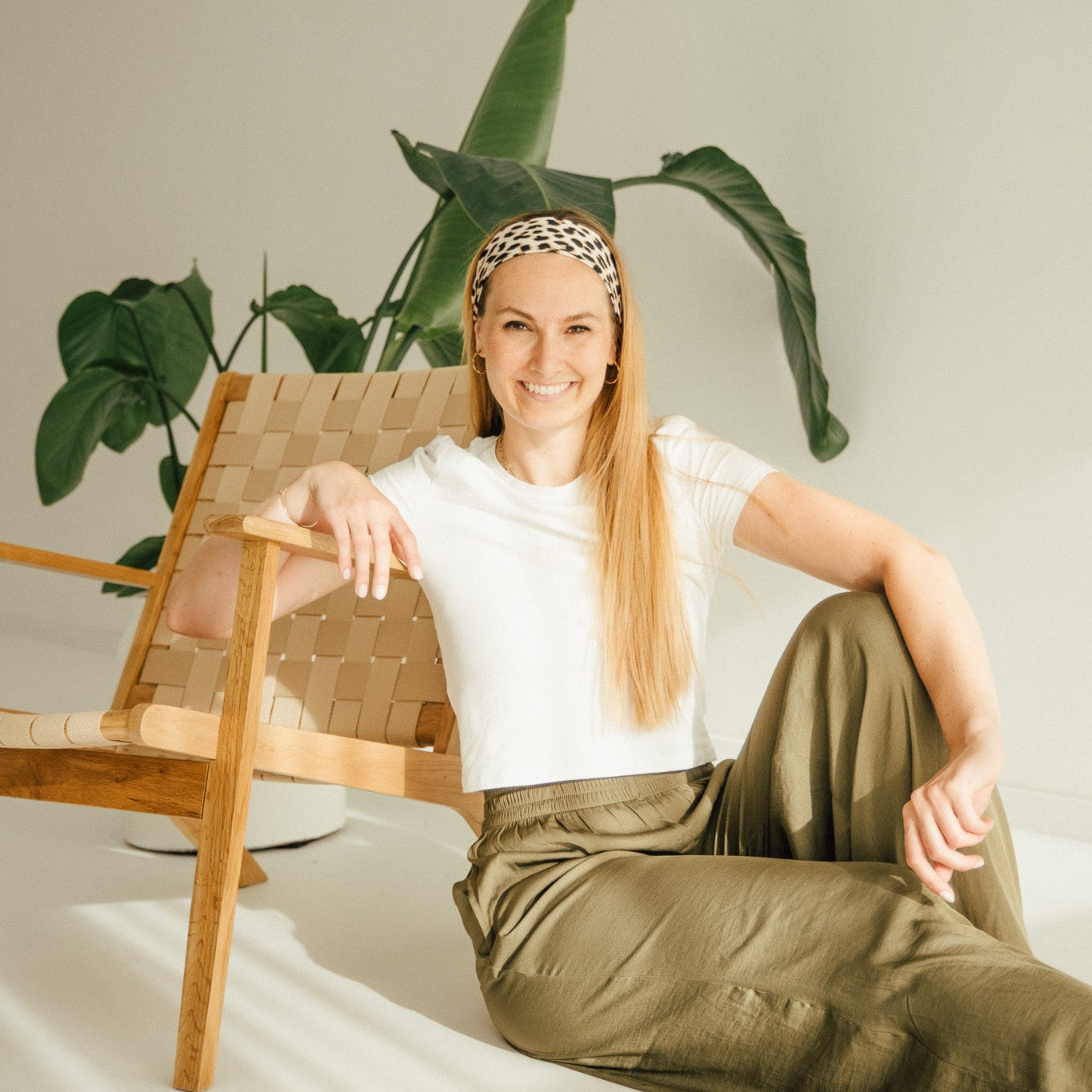 Senti Sound Practitionerin Laura istucah Yoga-Lehrerin