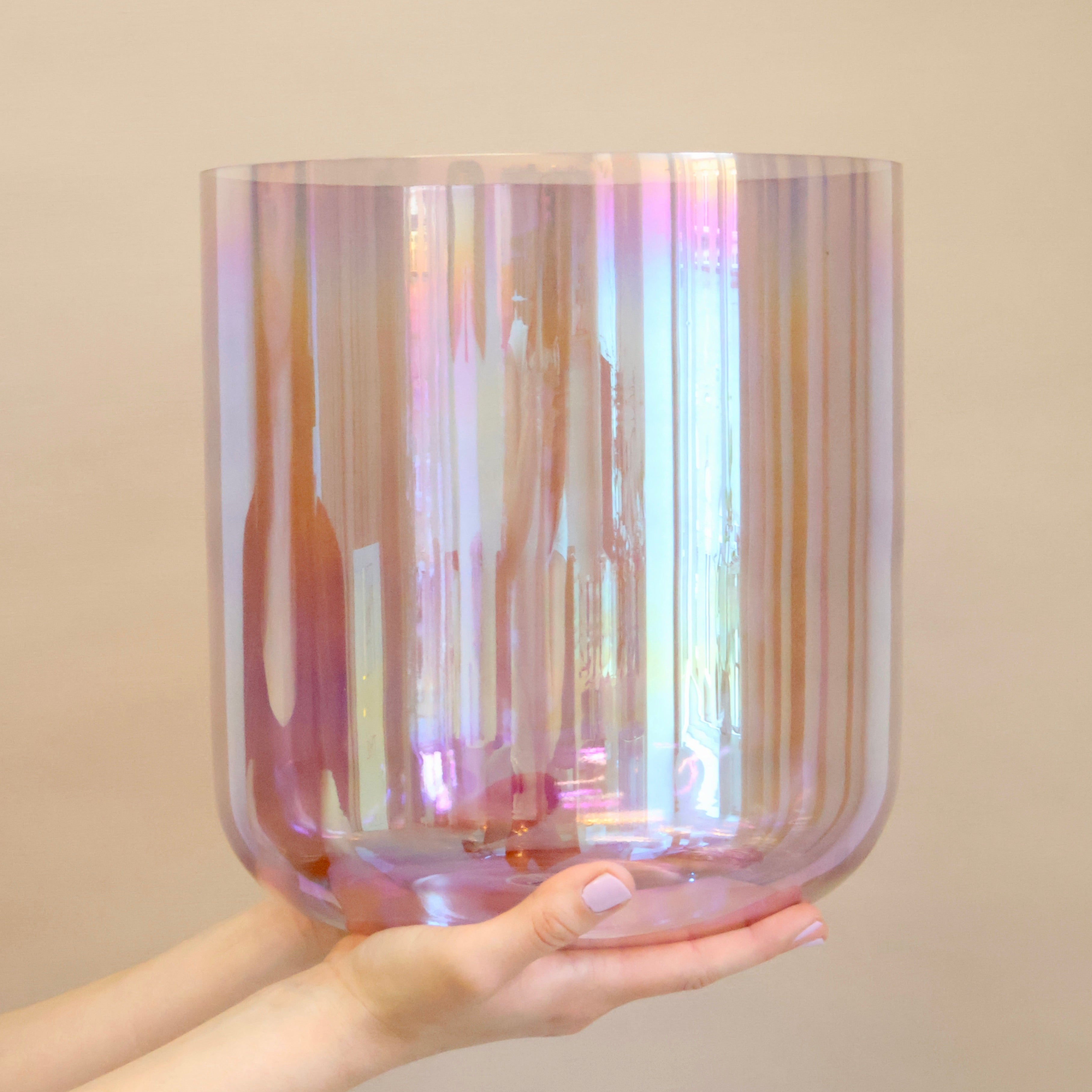 Kristallklangschale Aria von Senti Bowls in Light Berry