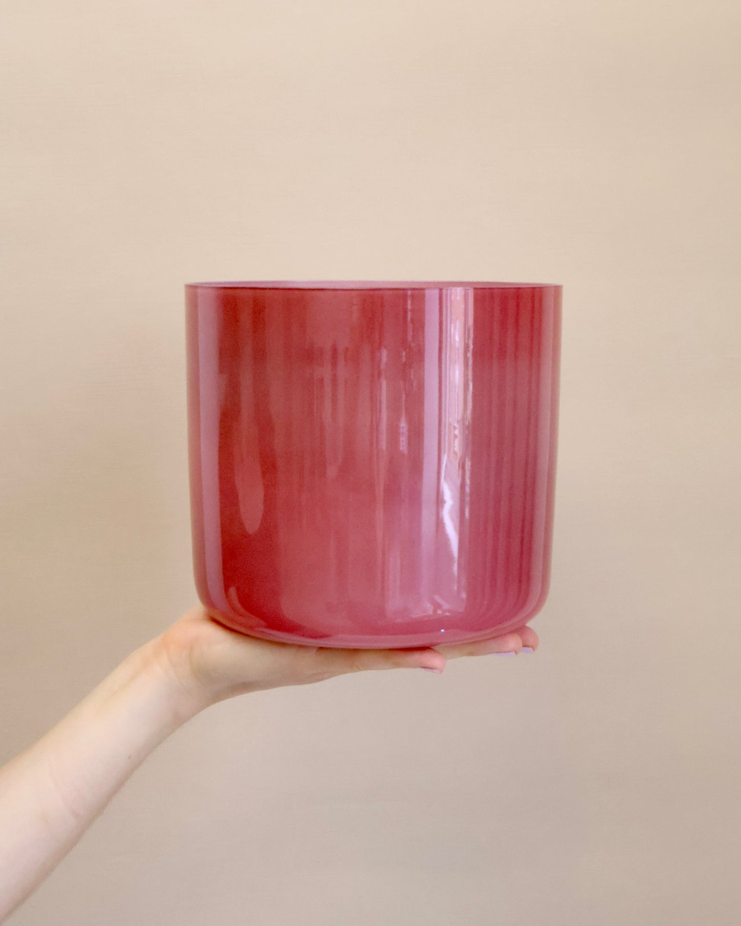 Senti Bowls Kristallklangschale Nio für Sound Meditation im wunderschönen rot-Ton A