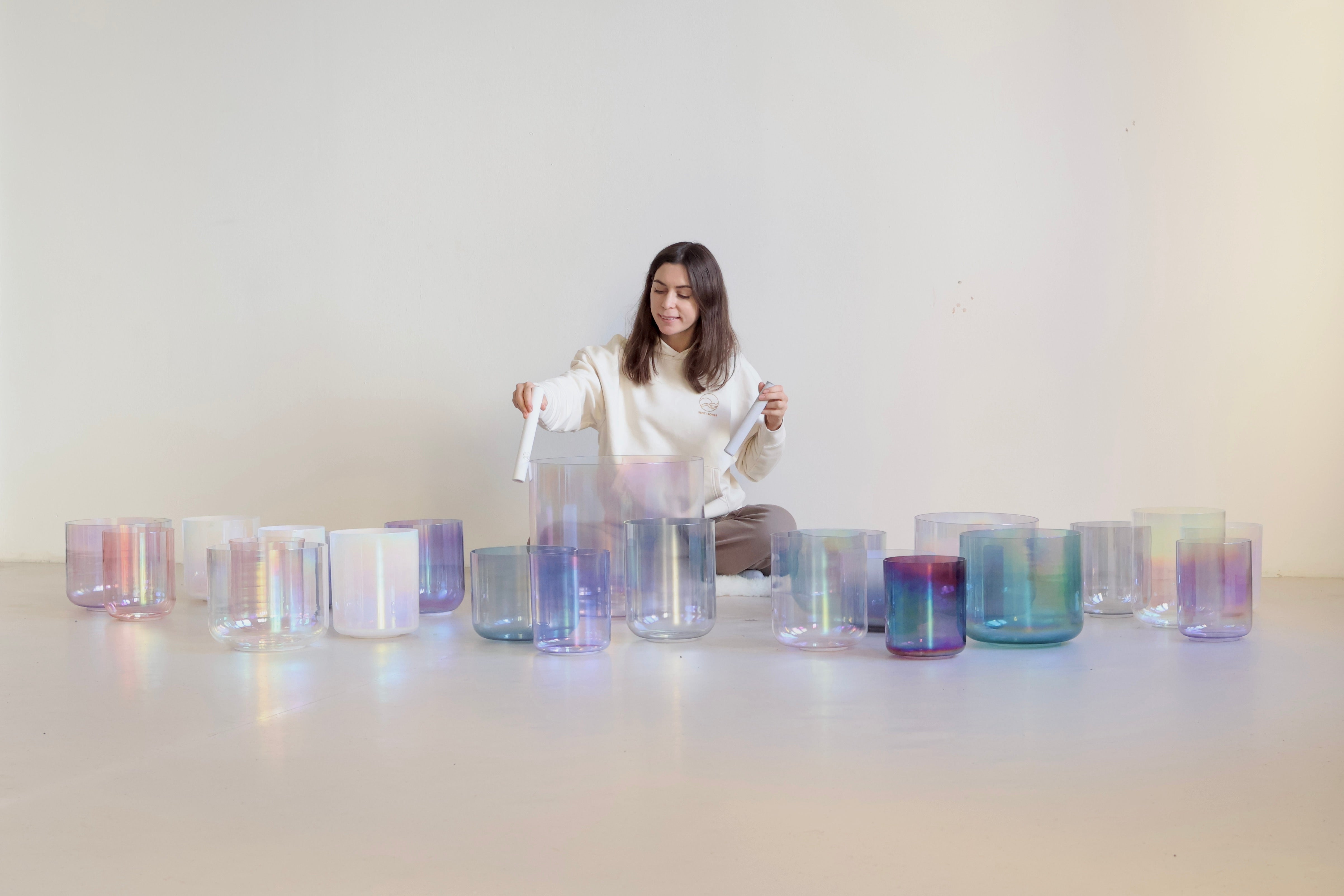 Dein Sound Practitioner Training zur Ausbildung mit Kristallklangschalen zum Abhalten von Sound Meditation in Berlin, Deutschland.