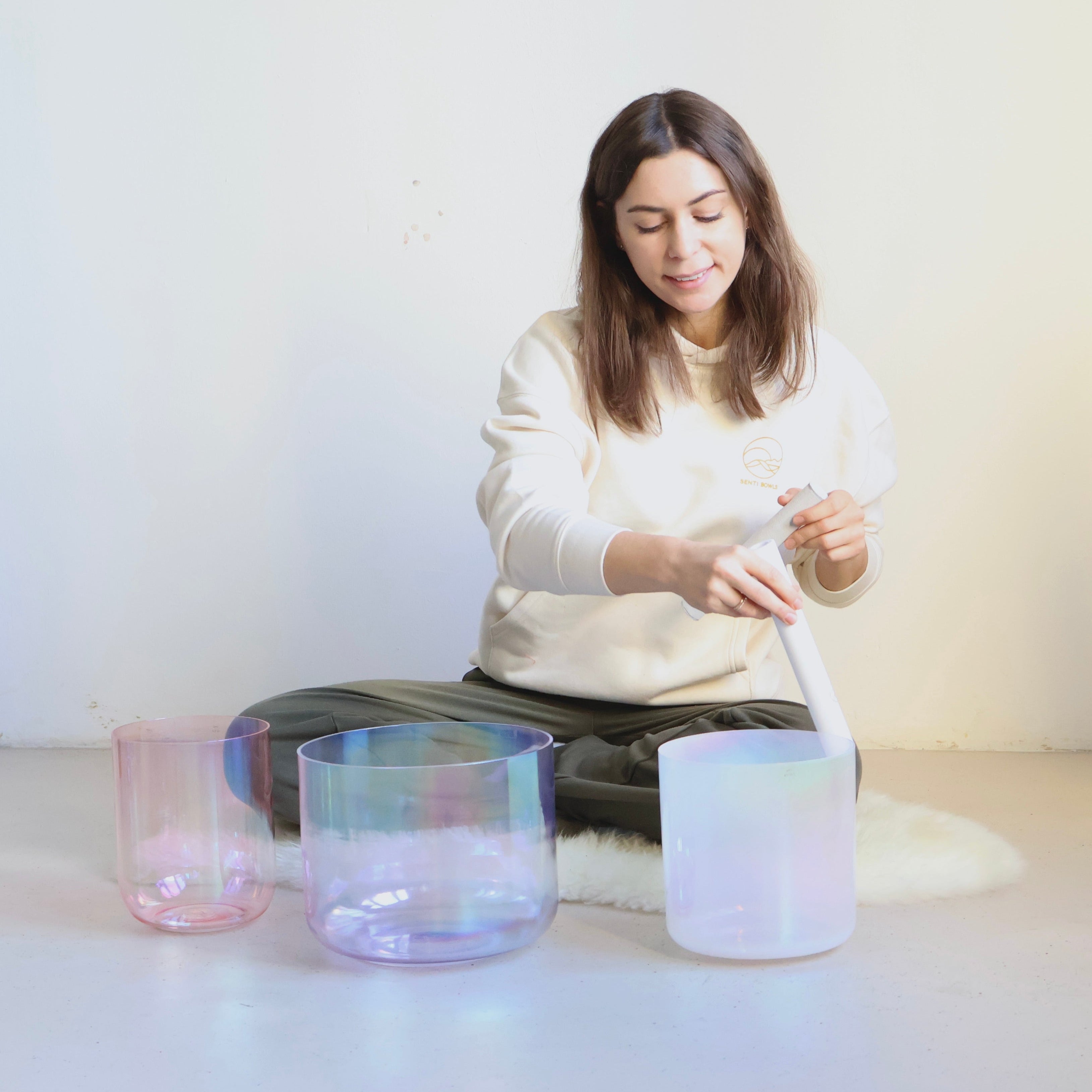 Senti Bowls Kristallklangschale aus Quarzkristall, deren klarer Klang Körper und Geist entspannt, ideal für Soundbaths.