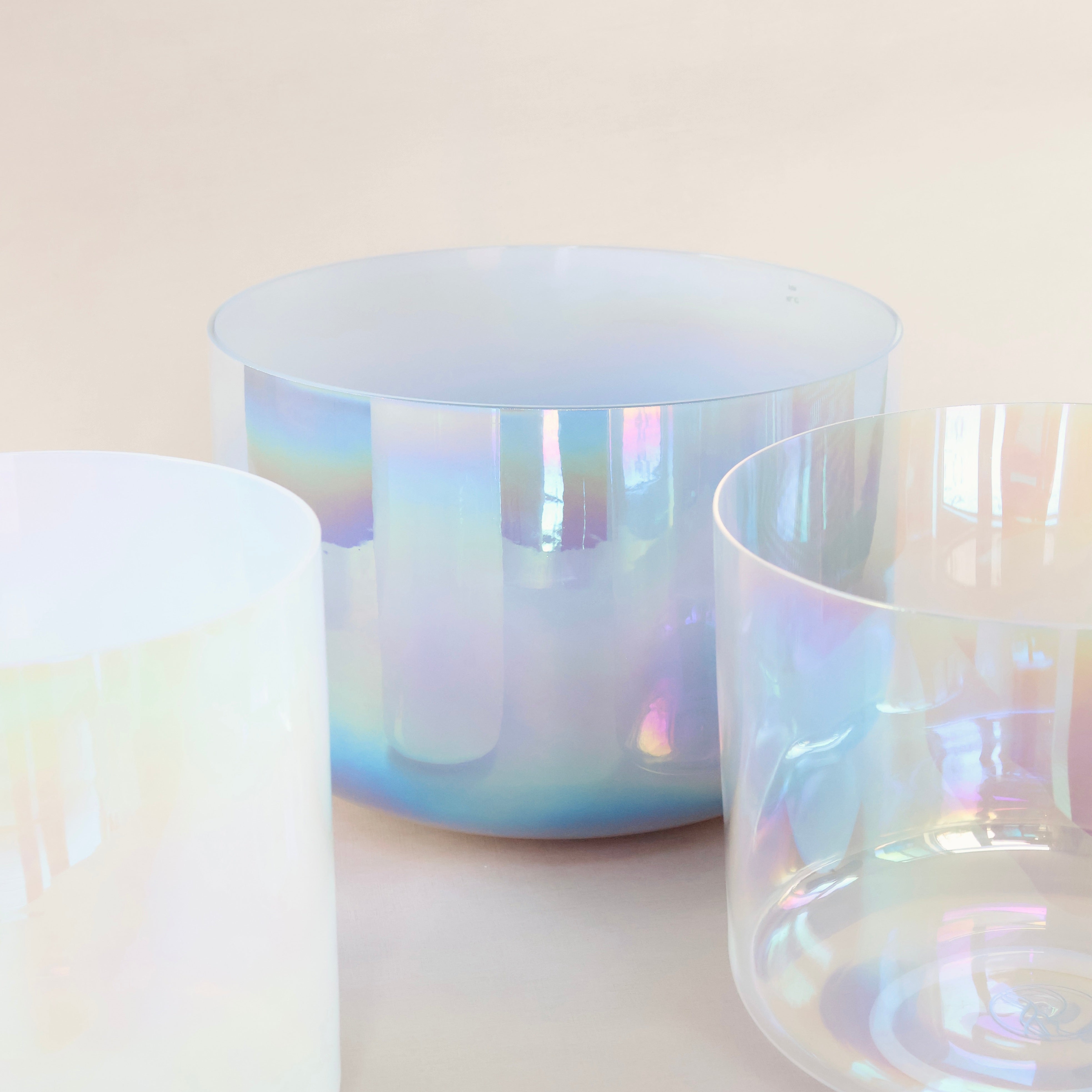 Senti Bowls Kristallklangschale aus Quarzkristall, deren klarer Klang Körper und Geist entspannt, ideal für Soundbaths.