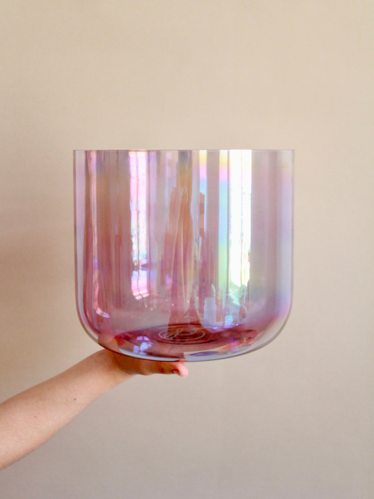 Kristallklangschale Aria von Senti Bowls in Light Berry