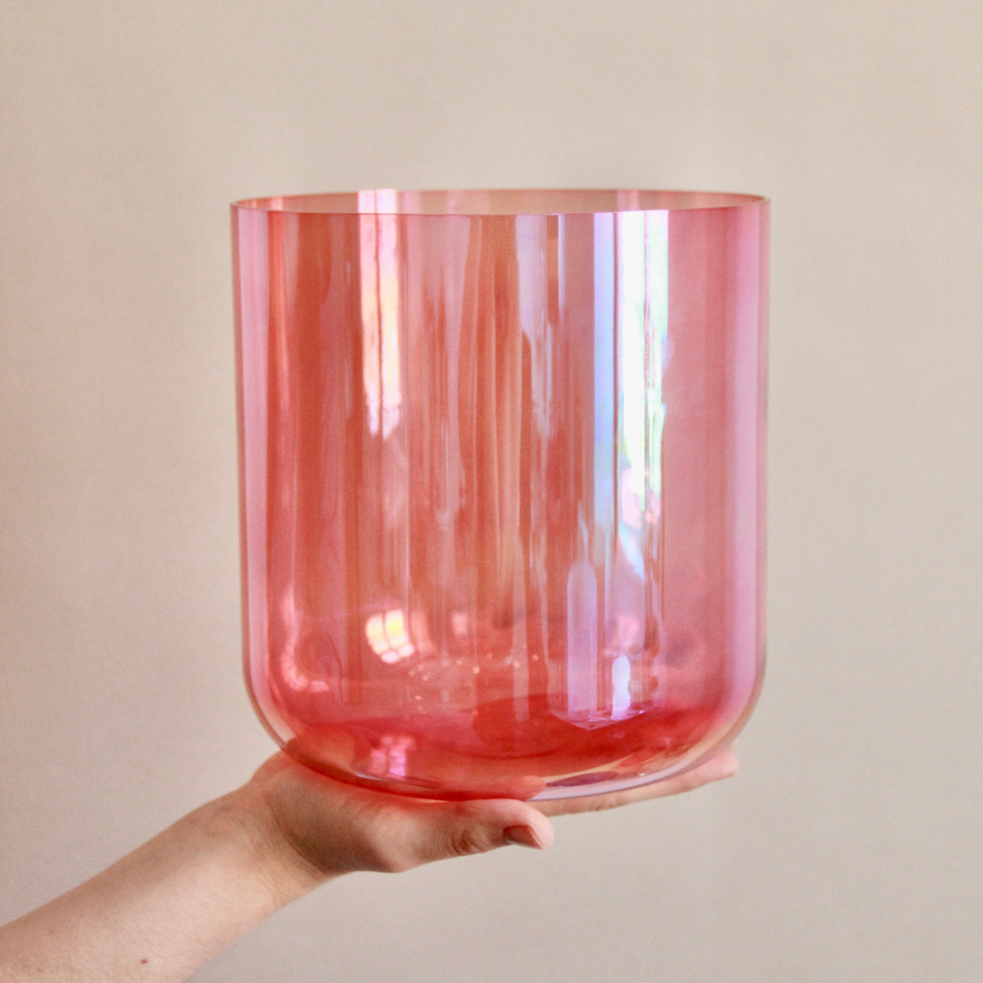 Klangschale aus Kristall trifft modernes Design – die Senti Bowl Havva im Fokus