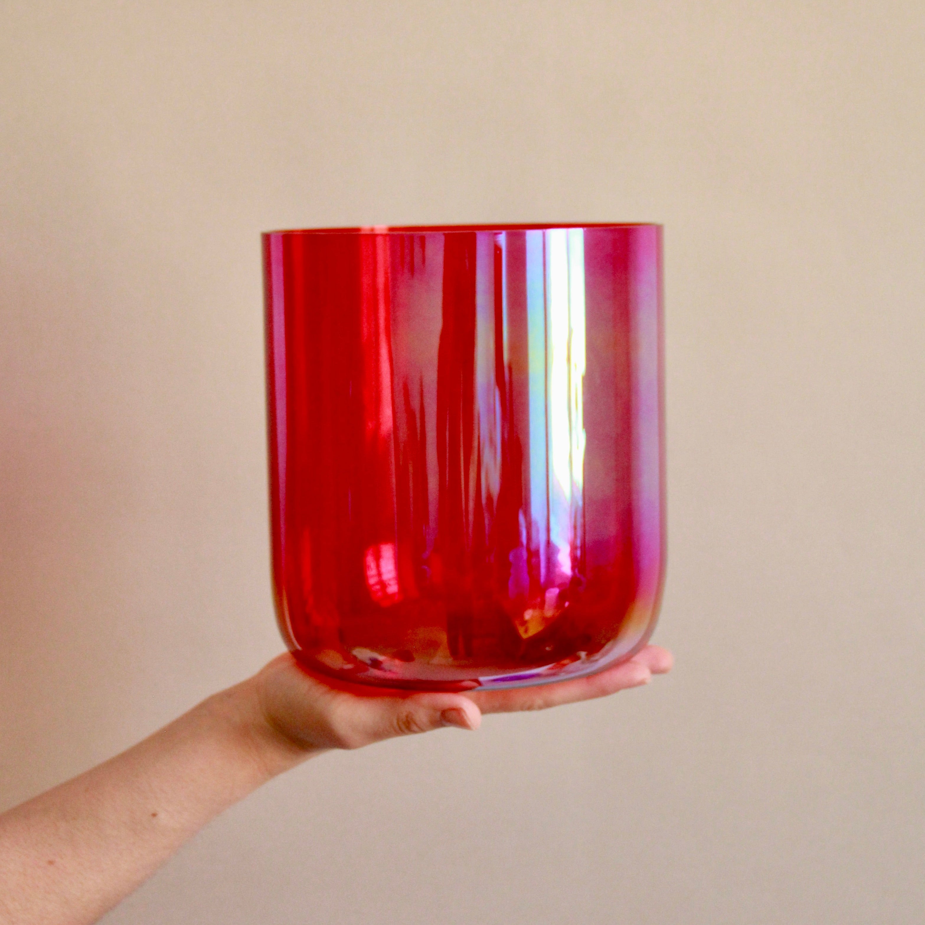 Kristallklangschale Yua von Senti Bowls in Red für Sound Meditationen