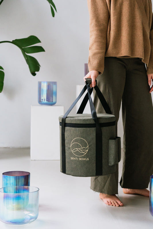 Wunderschöne und hochwertige Senti Bowls Tasche zum sicheren Transport von Kristallklangschalen.