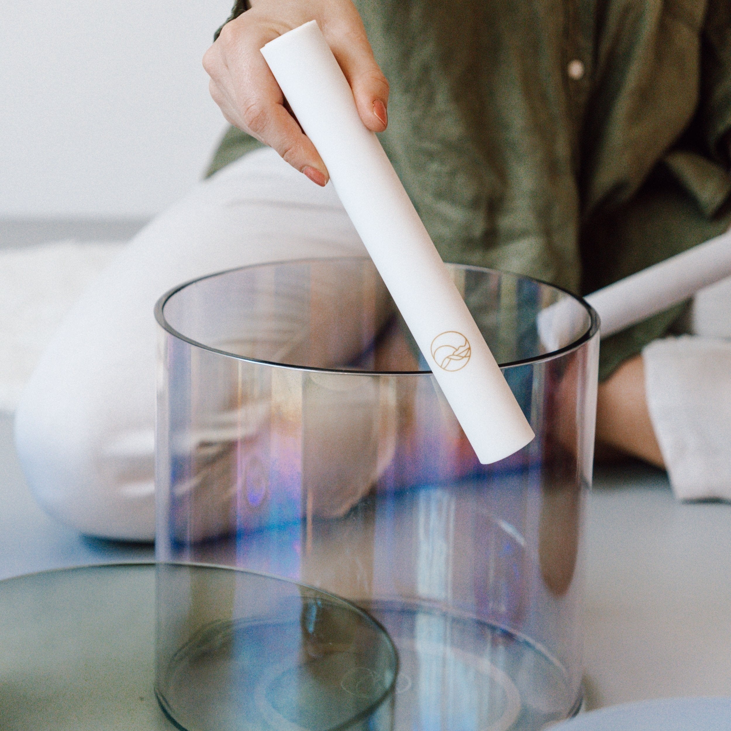 Sound Meditationen spielen lernen mit den Kristallklangschalen von Senti Bowls