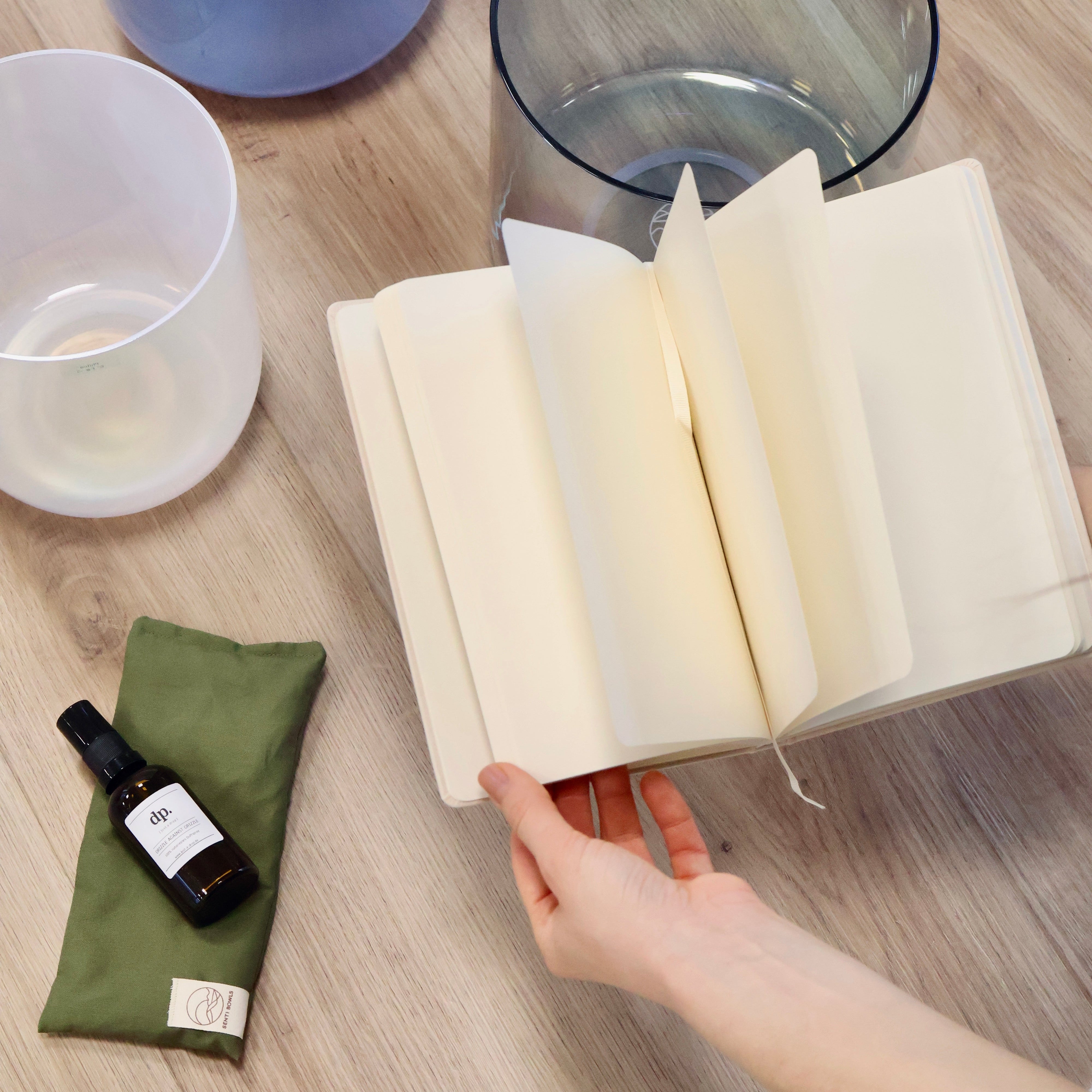 Das Selfcare Package von Senti Bowls ist das perfekte Geschenk für deine Liebsten zu Weihnachten, oder einfach für dich selbst