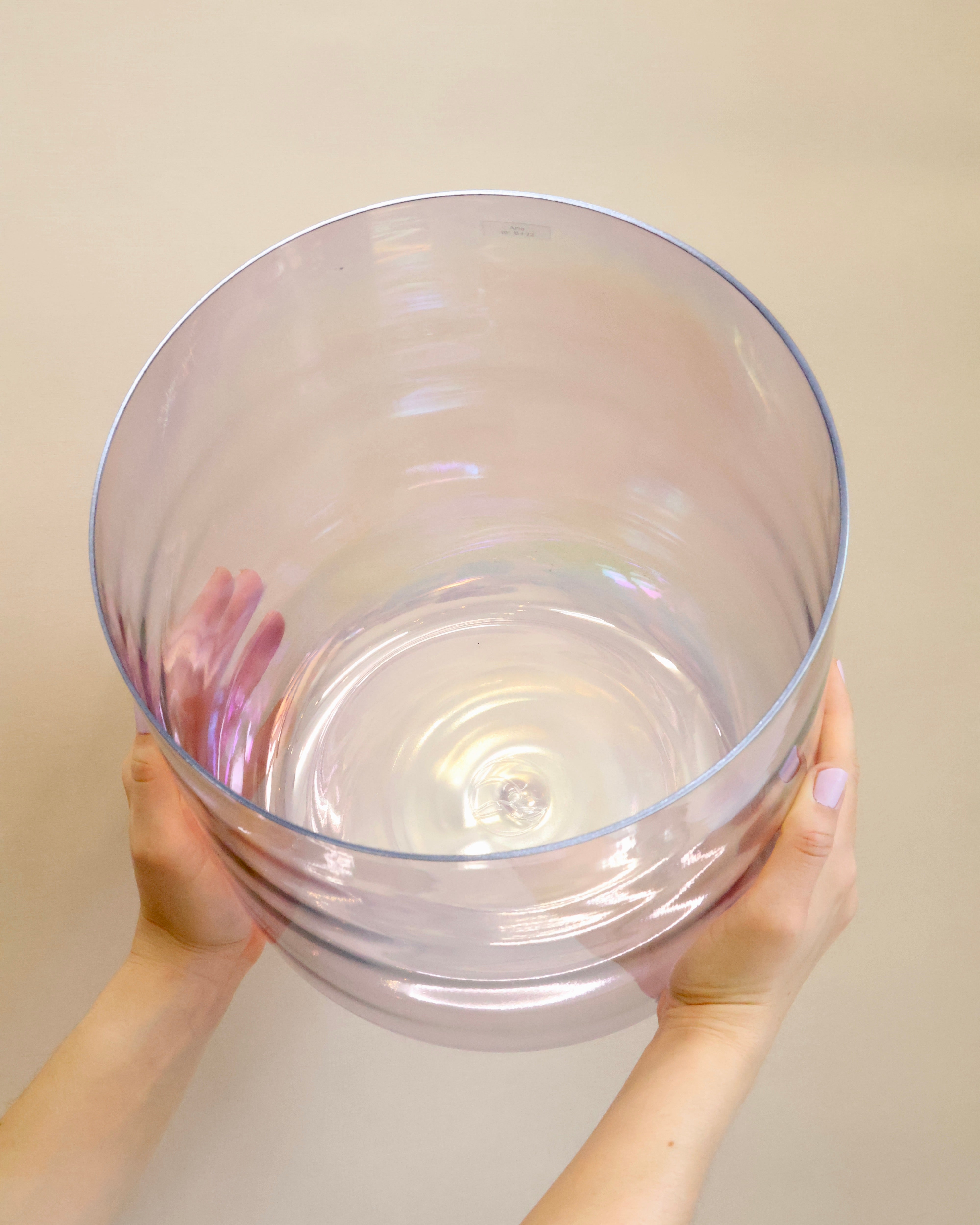 Kristallklangschale Aria von Senti Bowls in Light Berry