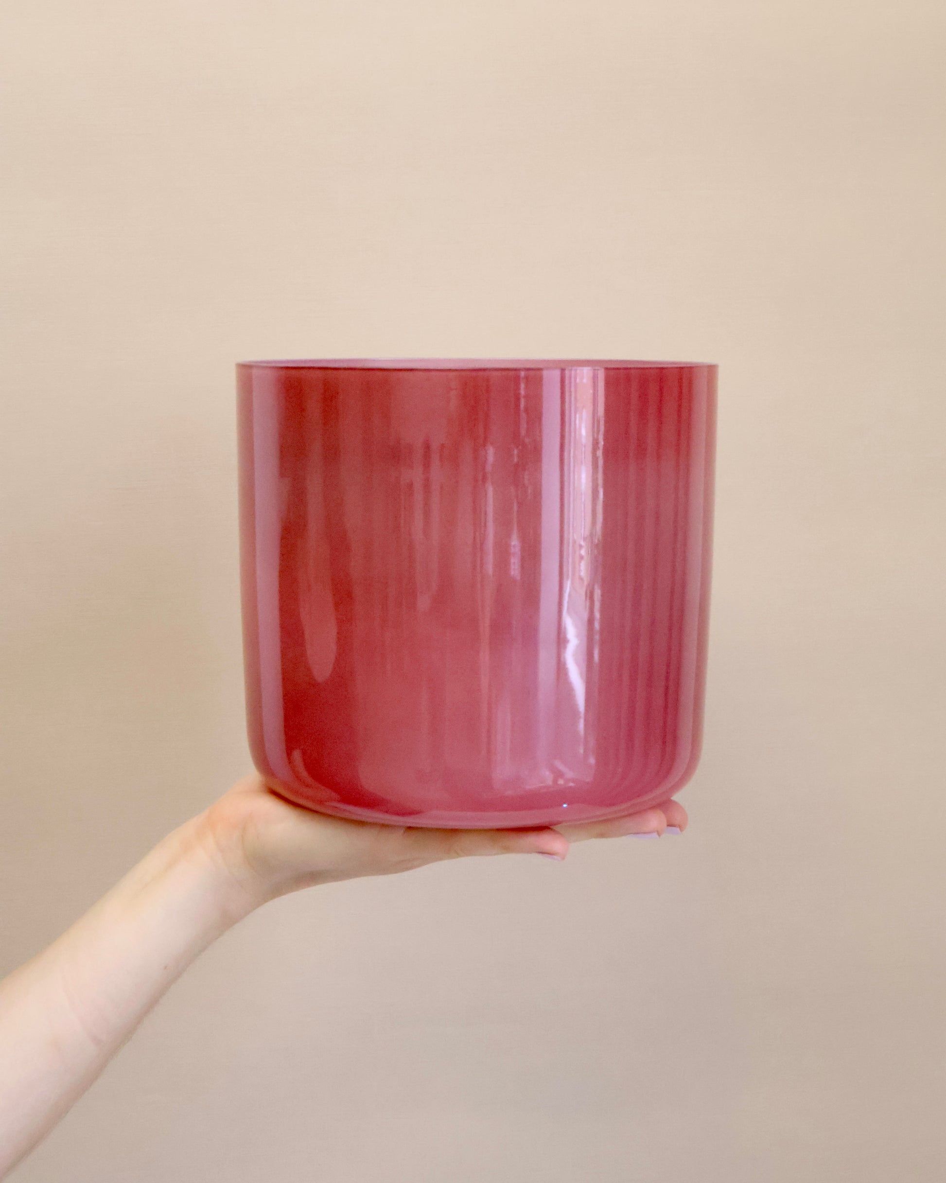 Senti Bowls Kristallklangschale Nio für Sound Meditation im wunderschönen rot-Ton A 