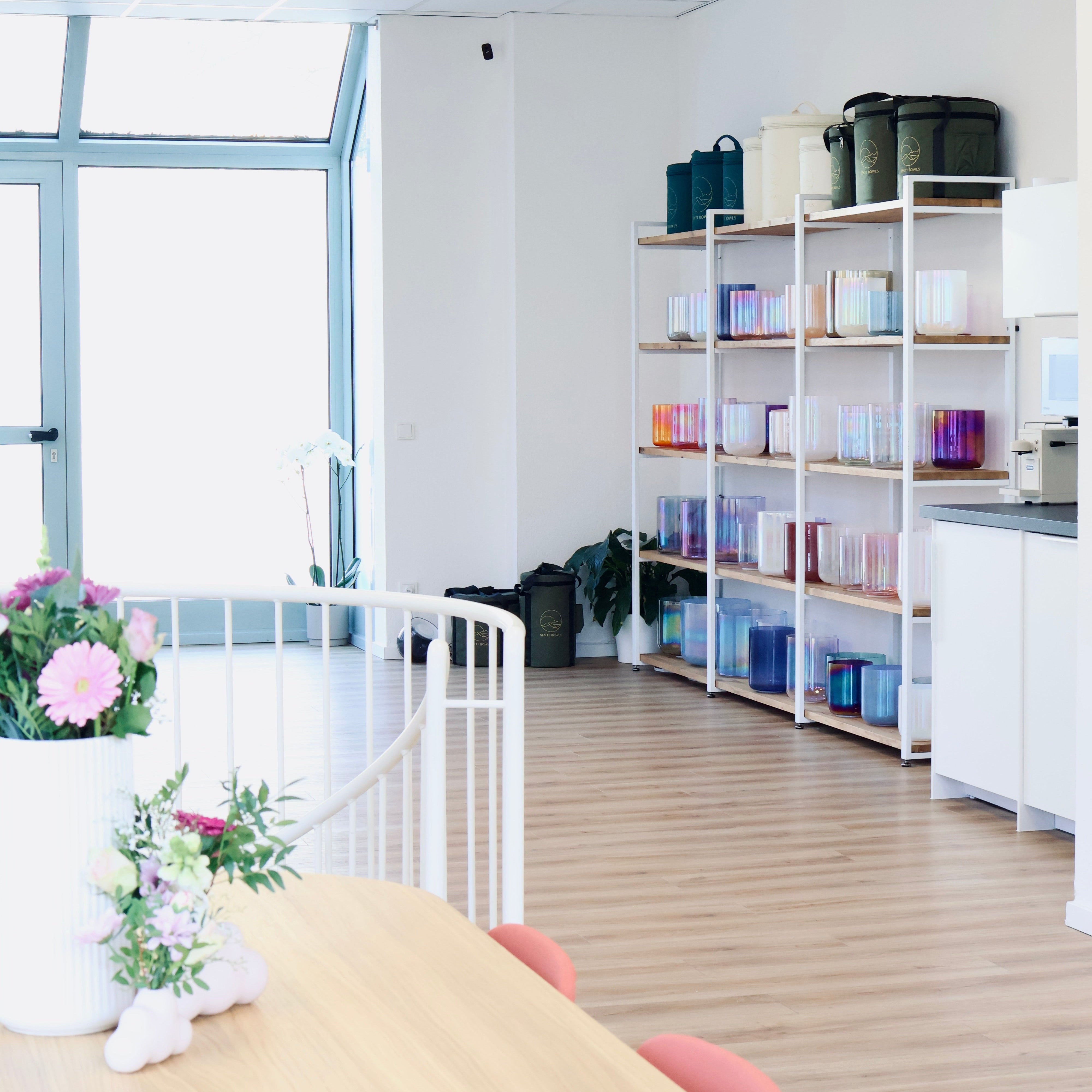 Senti Bowls Studio für Kristallklangschalen, Sound Meditation Training, private Soundbäder