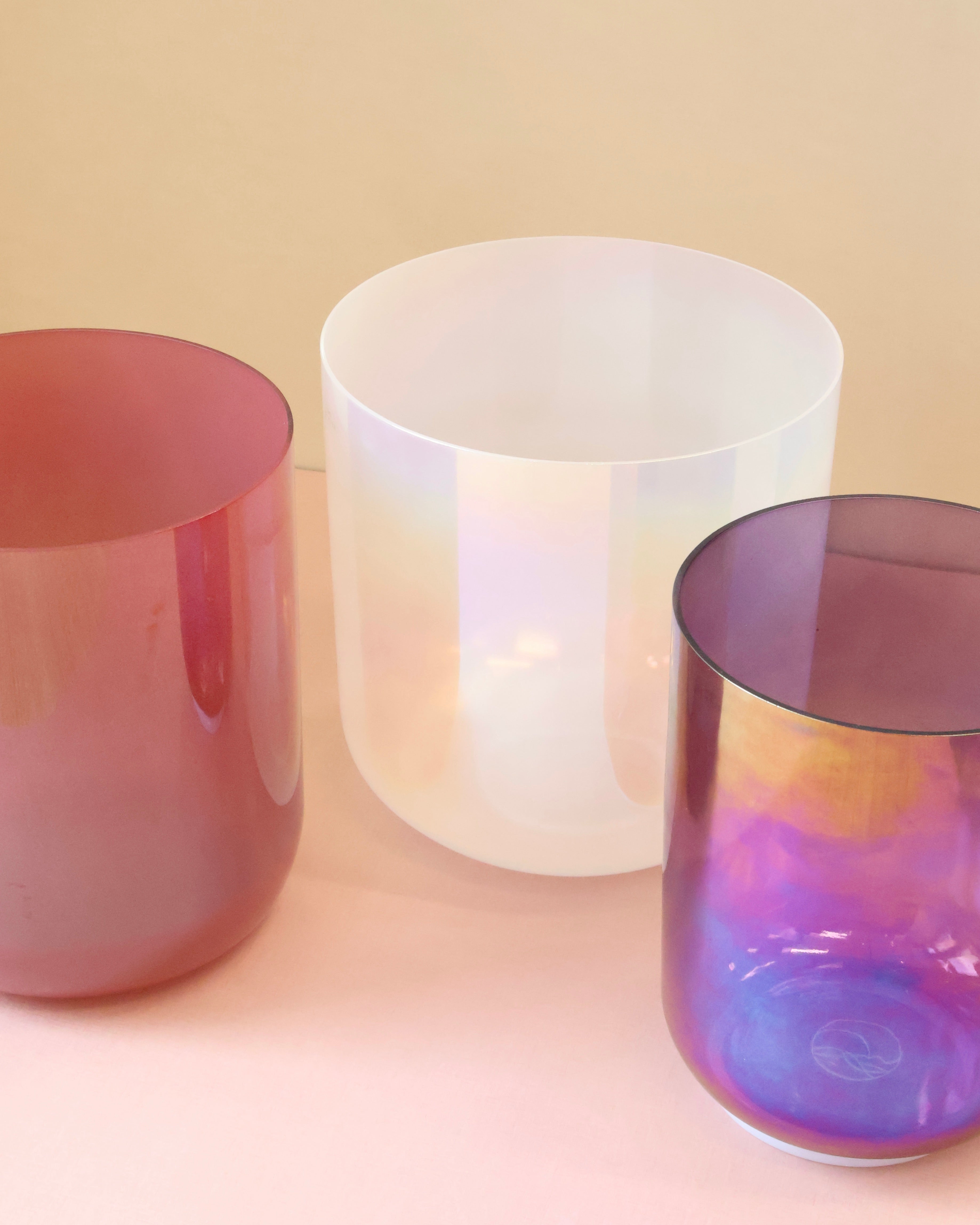 Dieses harmonisierte Kristallklangschalen Set Grace von Senti Bowls ist wunderschön und perfekt für das Spielen von Sound Meditationen.