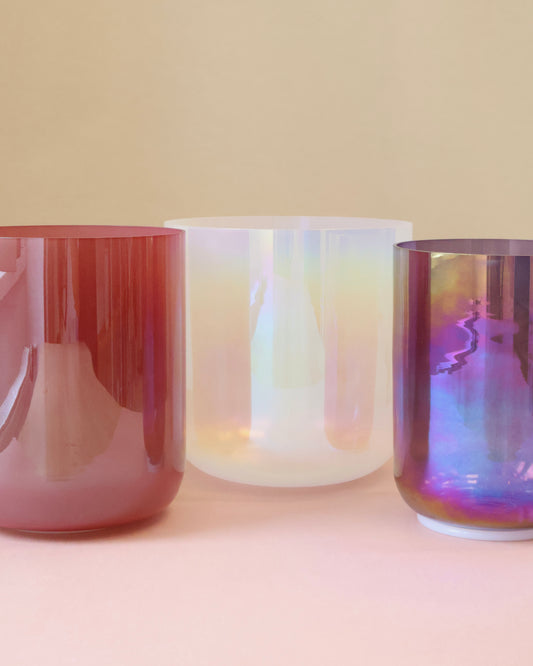 Dieses harmonisierte Kristallklangschalen Set Grace von Senti Bowls ist wunderschön und perfekt für das Spielen von Sound Meditationen.