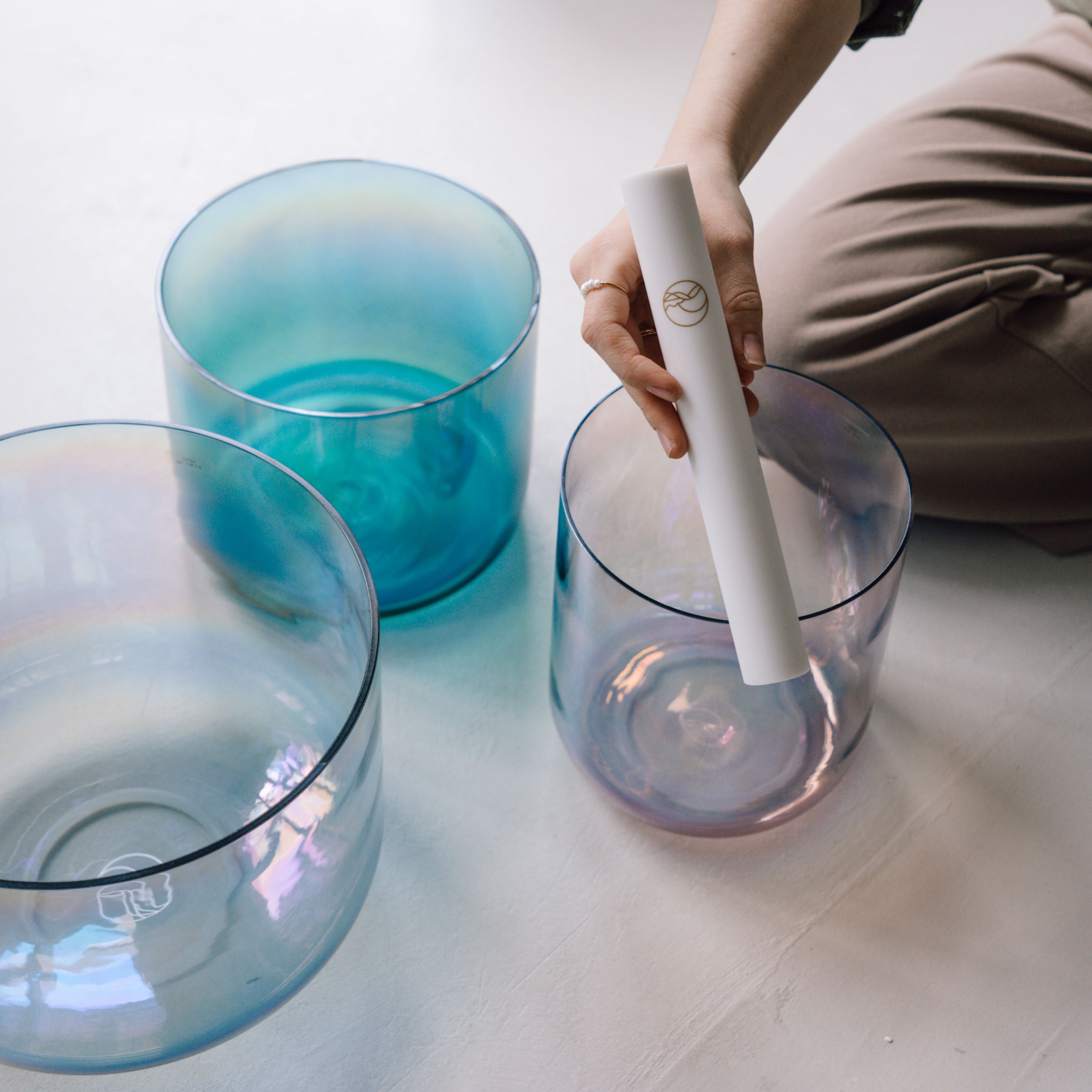 Klangschale aus Kristall trifft modernes Design – die Senti Bowl im Fokus