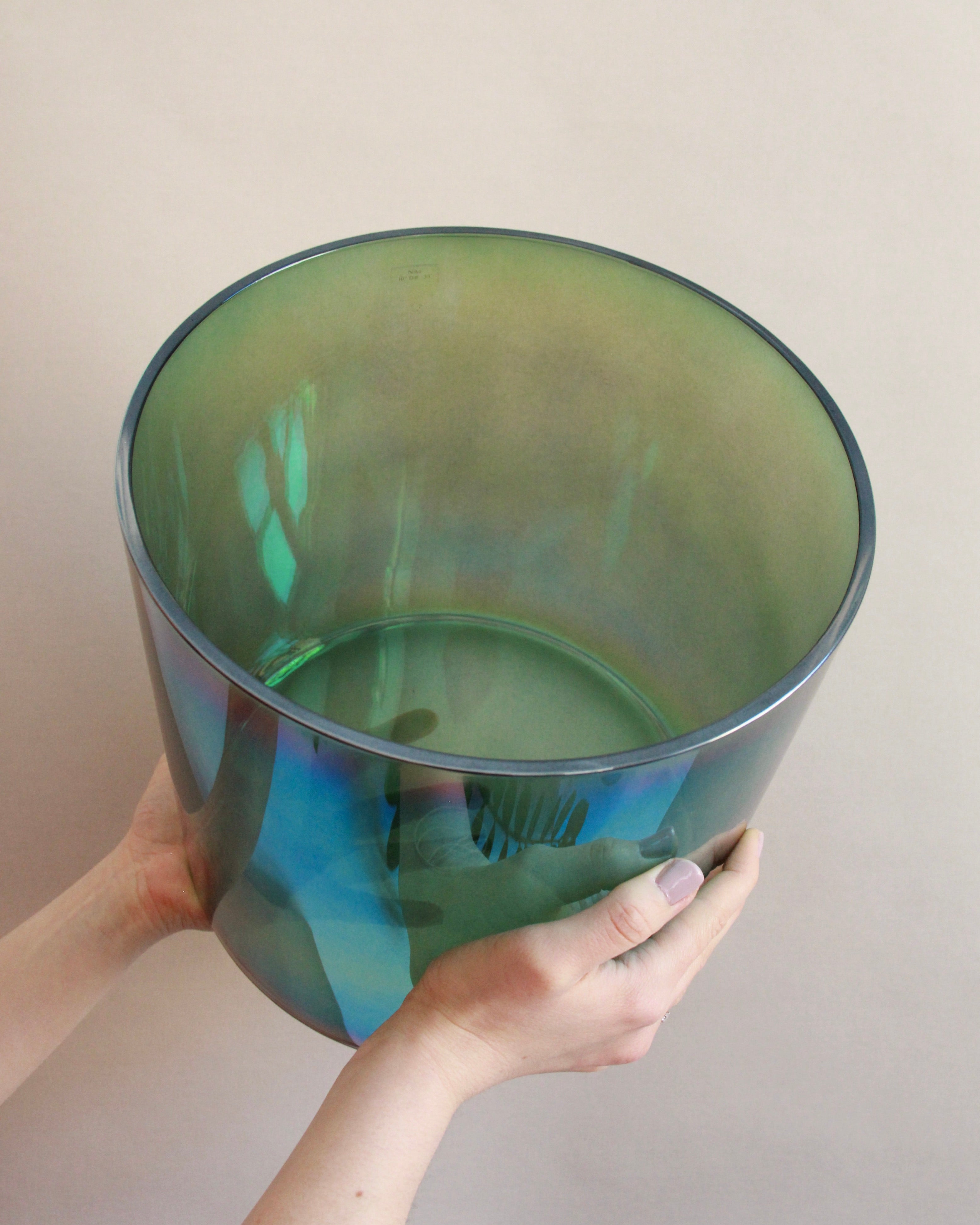 Kristallkllangschale Nika 10 Inch für SoundMeditation in Funky Green